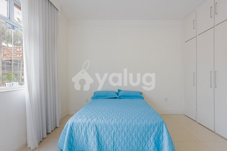 3/4 Apartment with a VIP Box View at the Ondina Carnival Cir