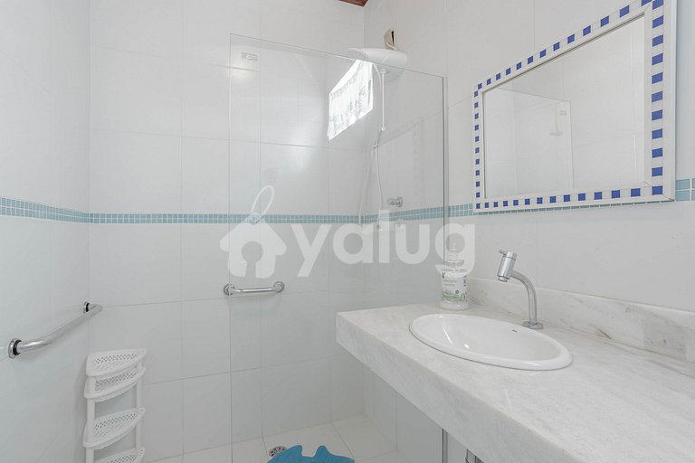 Hermosa casa con piscina cerca de la playa - Guarajuba