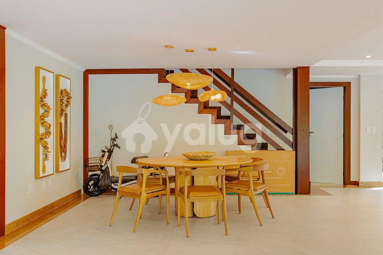 Excellent 6 bedroom house 200m from the beach-Praia do Forte