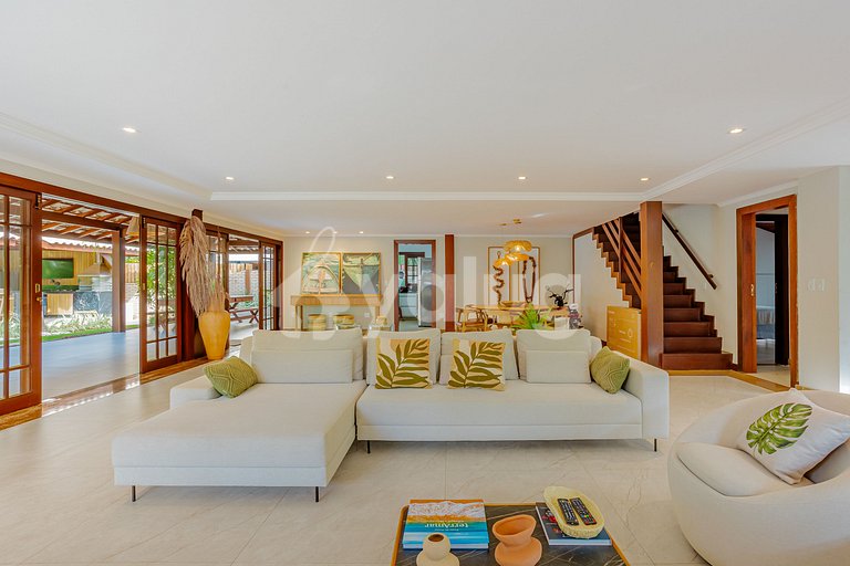 Excellent 6 bedroom house 200m from the beach-Praia do Forte