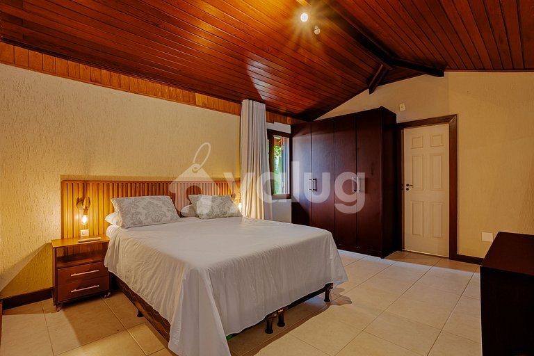 Excellent 6 bedroom house 200m from the beach-Praia do Forte