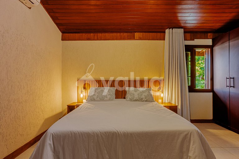 Excellent 6 bedroom house 200m from the beach-Praia do Forte