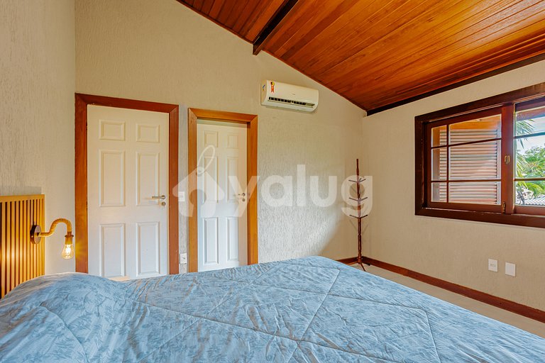 Excellent 6 bedroom house 200m from the beach-Praia do Forte