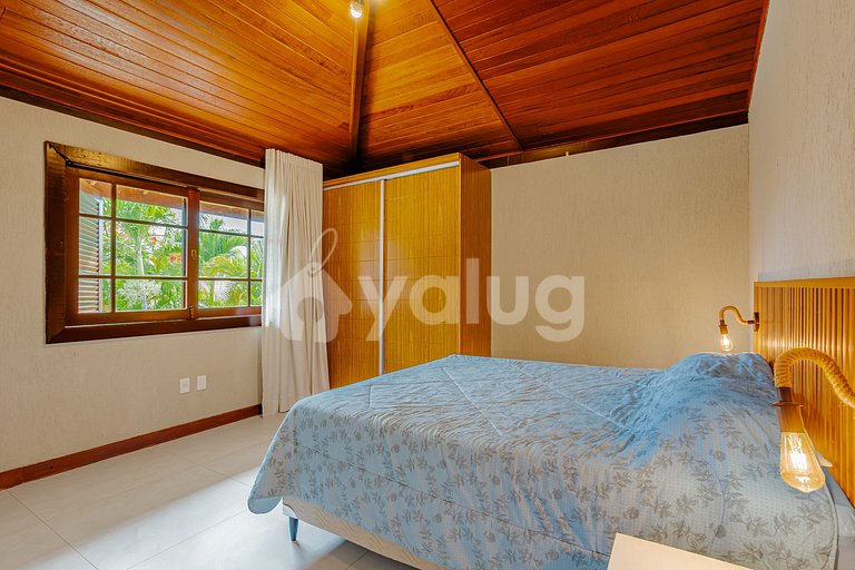 Excelente Casa a 200m da praia com 6/4 - Praia do Forte