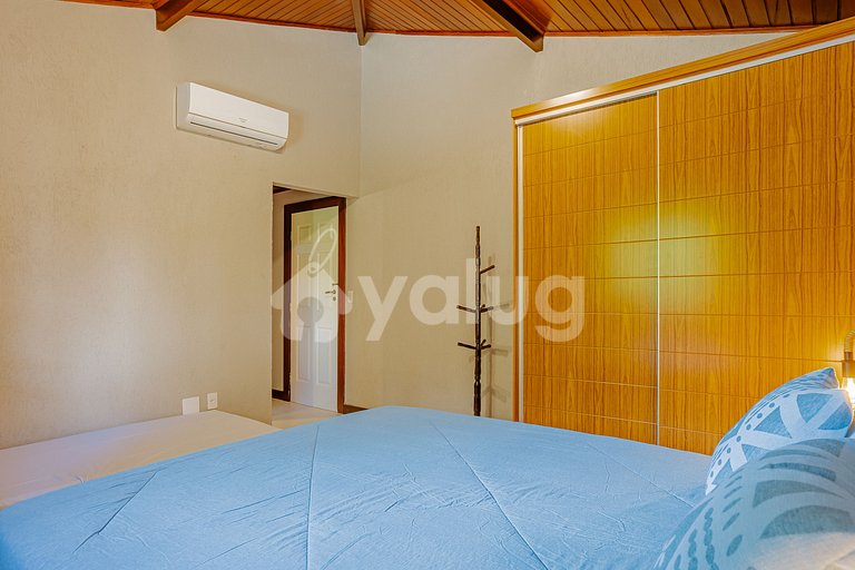 Excelente Casa a 200m da praia com 6/4 - Praia do Forte