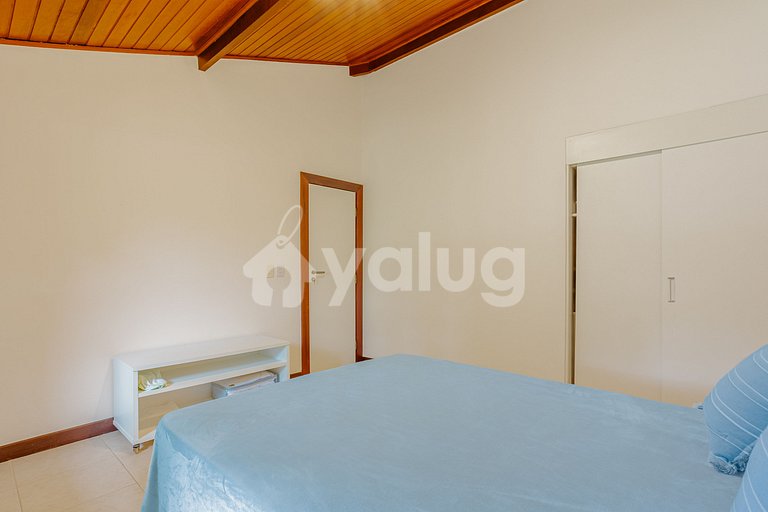 Excellent 6 bedroom house 200m from the beach-Praia do Forte