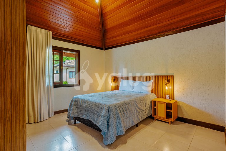 Excelente Casa a 200m da praia com 6/4 - Praia do Forte