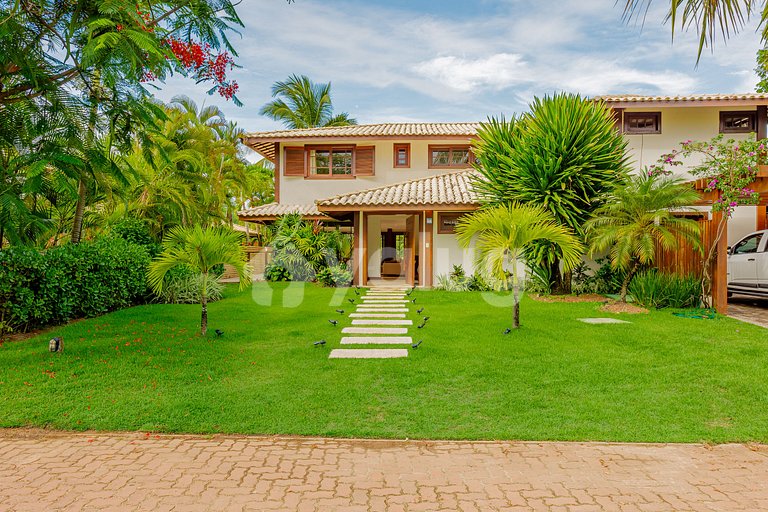 Excelente Casa a 200m da praia com 6/4 - Praia do Forte