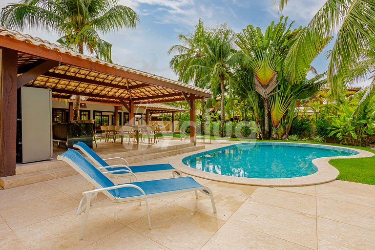 Excellent 6 bedroom house 200m from the beach-Praia do Forte