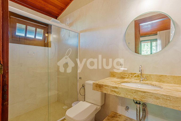 Excellent 6 bedroom house 200m from the beach-Praia do Forte