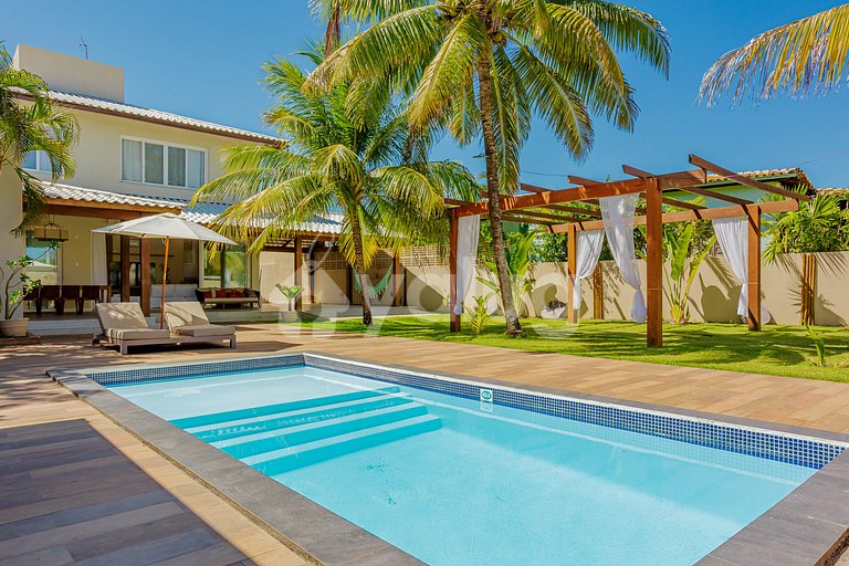 Beautiful House with Pool, 7 Bedrooms - Guarajuba