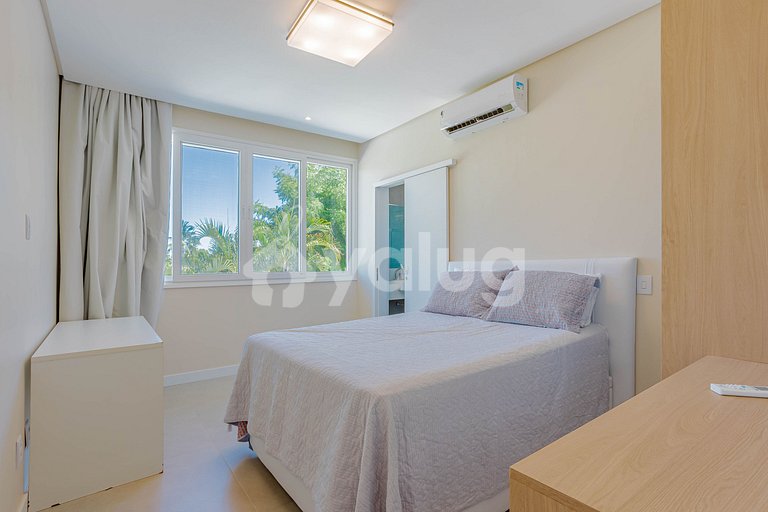 Beautiful House with Pool, 7 Bedrooms - Guarajuba