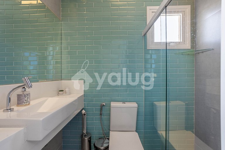 Beautiful House with Pool, 7 Bedrooms - Guarajuba