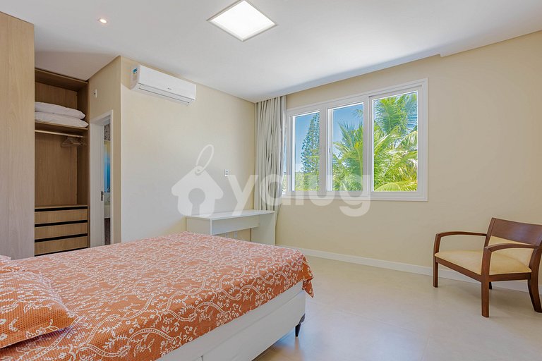 Beautiful House with Pool, 7 Bedrooms - Guarajuba