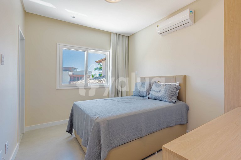 Beautiful House with Pool, 7 Bedrooms - Guarajuba