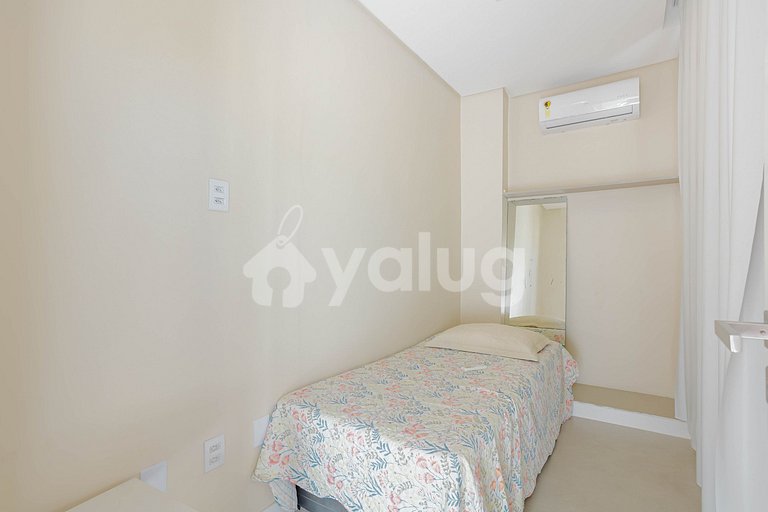 Beautiful House with Pool, 7 Bedrooms - Guarajuba