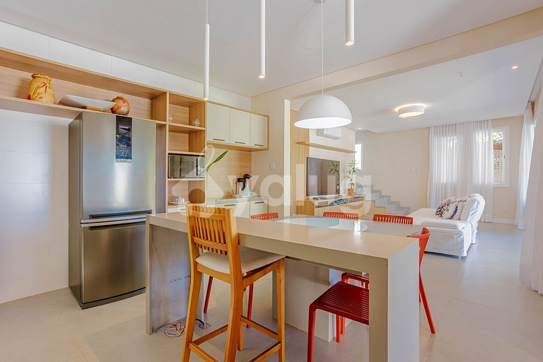 Beautiful House with Pool, 7 Bedrooms - Guarajuba