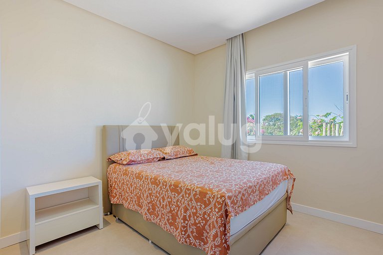 Beautiful House with Pool, 7 Bedrooms - Guarajuba