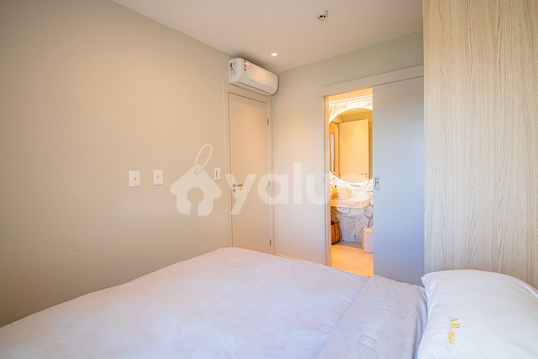 Beachfront Apartment with Ocean View - Guarajuba