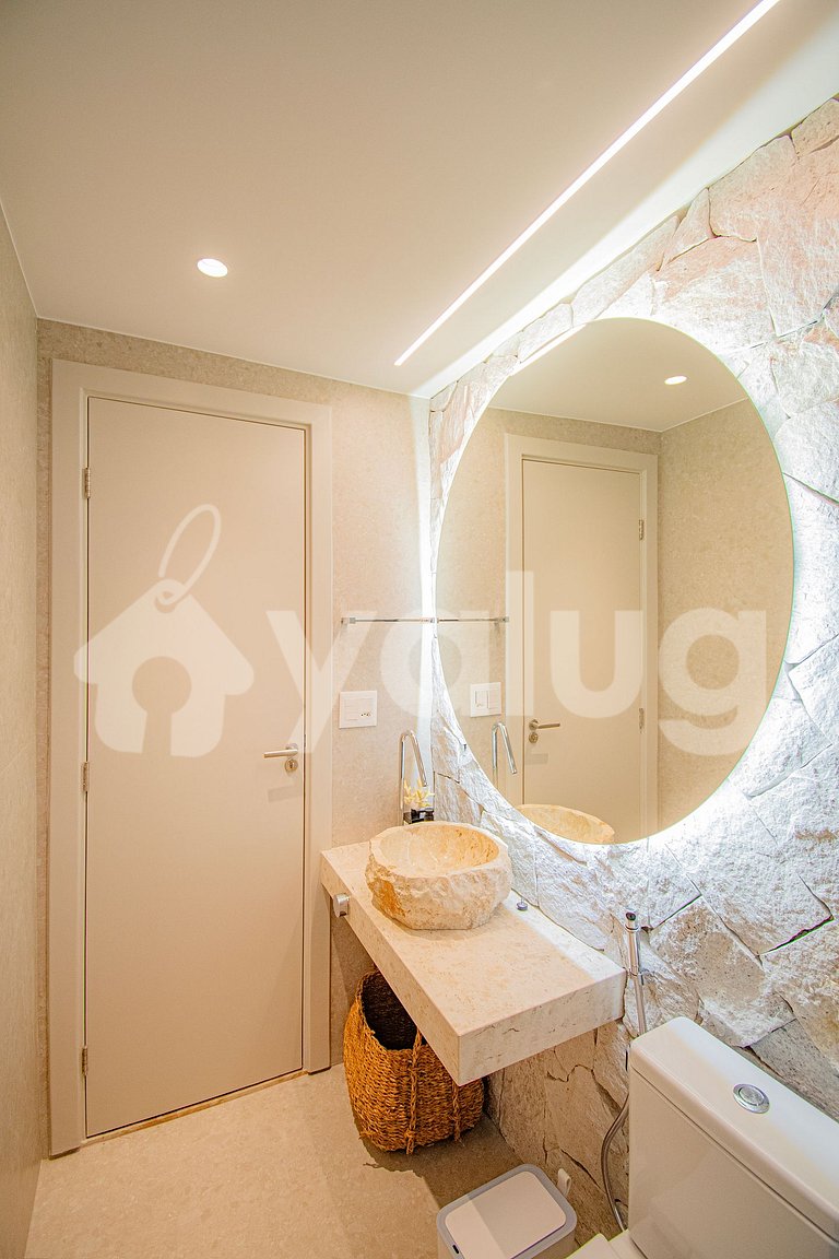 Beachfront Apartment with Ocean View - Guarajuba