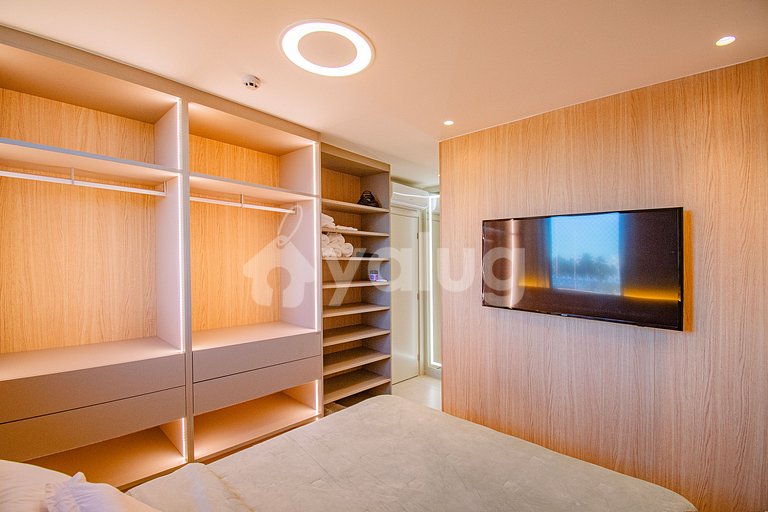 Beachfront Apartment with Ocean View - Guarajuba