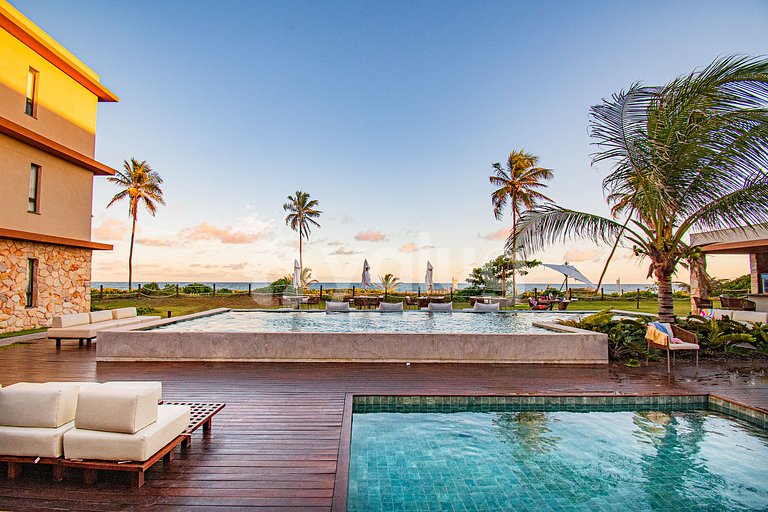 Beachfront Apartment with Ocean View - Guarajuba