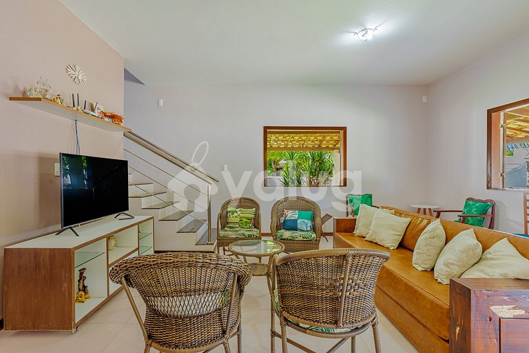 Excelente Casa c/ 8 quartos e piscina a 350m da praia