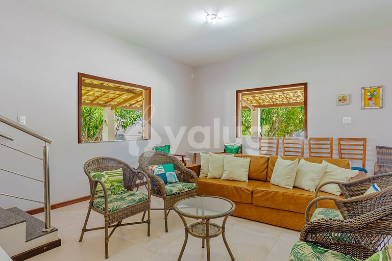 Excelente Casa c/ 8 quartos e piscina a 350m da praia