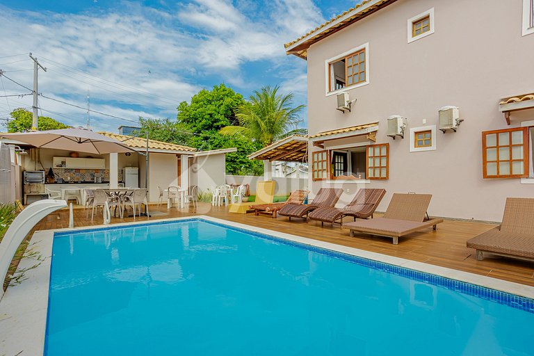 Excellent house equipped 3 suites 5 bedrooms swimming pool.
