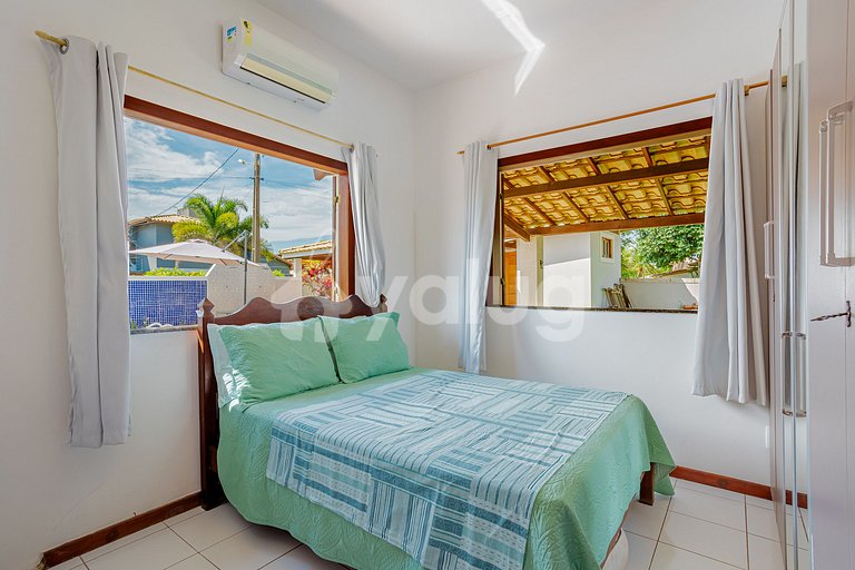 Excelente Casa c/ 8 quartos e piscina a 350m da praia