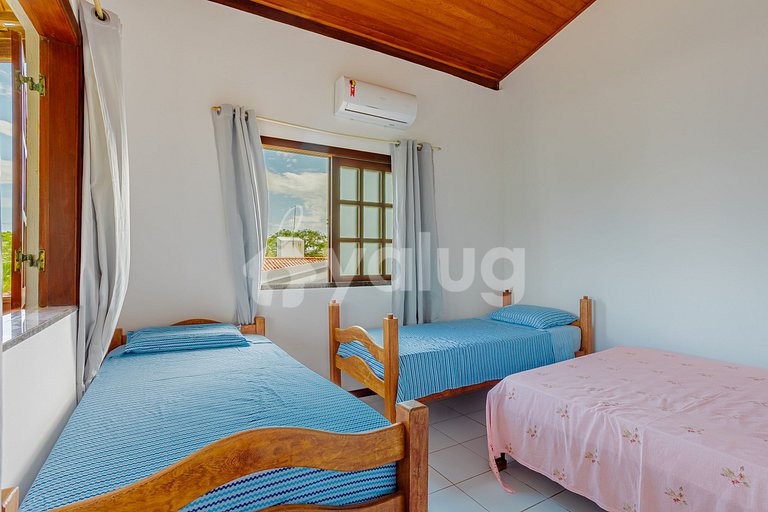 Excellent house equipped 3 suites 5 bedrooms swimming pool.