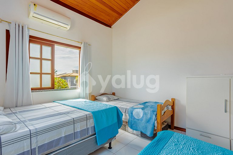 Excellent house equipped 3 suites 5 bedrooms swimming pool.