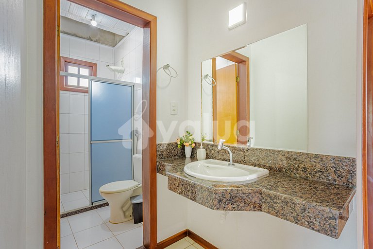 Excellent house equipped 3 suites 5 bedrooms swimming pool.