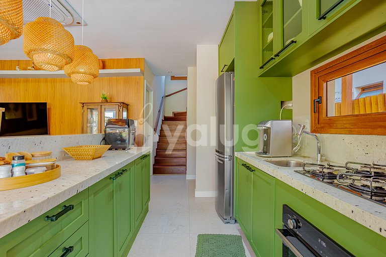 IT131 Bungalow with 4 suite, Marluá Condominium - Itacimirim