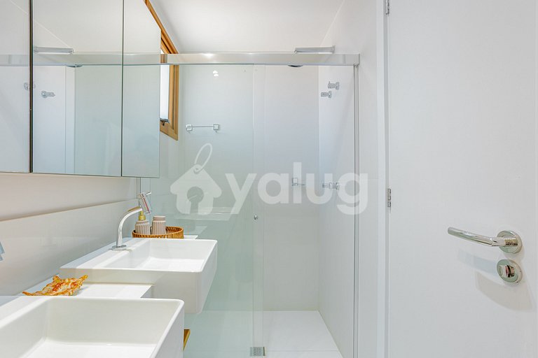 IT131 Bungalow con 4 suites, Condominio Marluá - Itacimirim