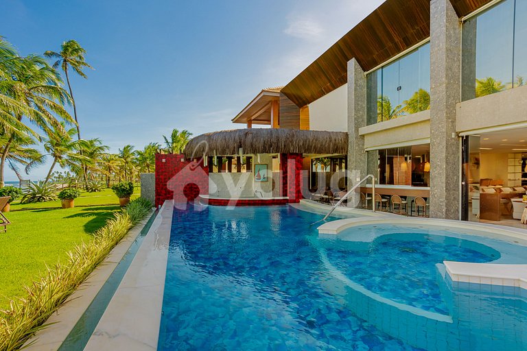 GB143 Beautiful Beachfront Mansion with 6 Suites and Pool