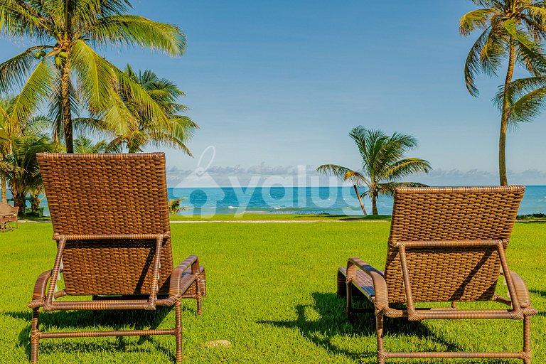 GB143 Beautiful Beachfront Mansion with 6 Suites and Pool