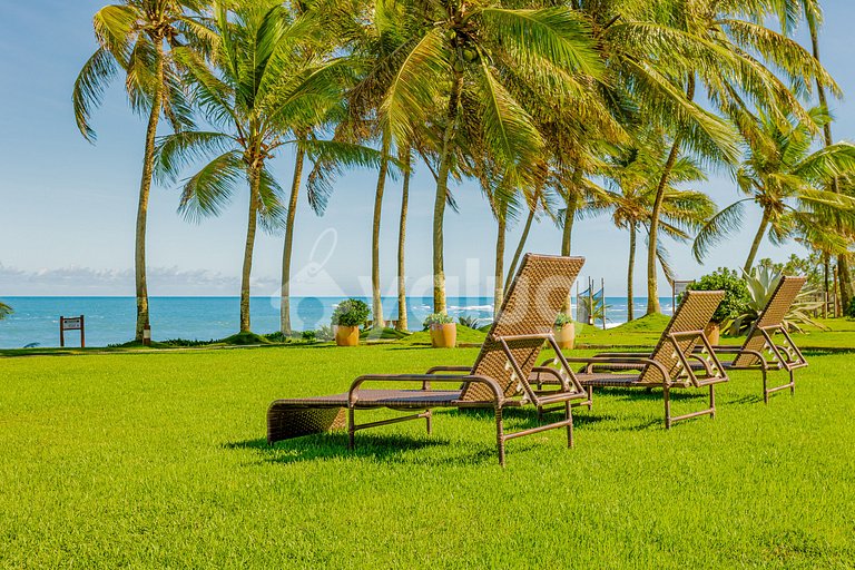 GB143 Beautiful Beachfront Mansion with 6 Suites and Pool