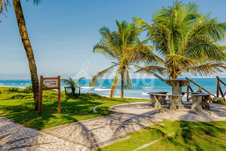 GB143 Beautiful Beachfront Mansion with 6 Suites and Pool