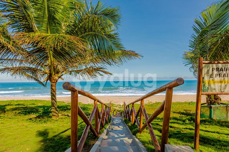 GB143 Beautiful Beachfront Mansion with 6 Suites and Pool