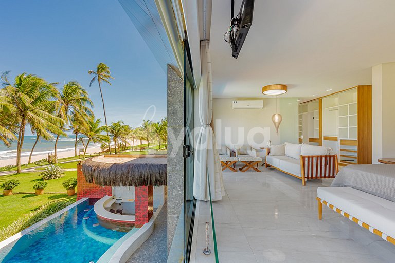 GB143 Beautiful Beachfront Mansion with 6 Suites and Pool