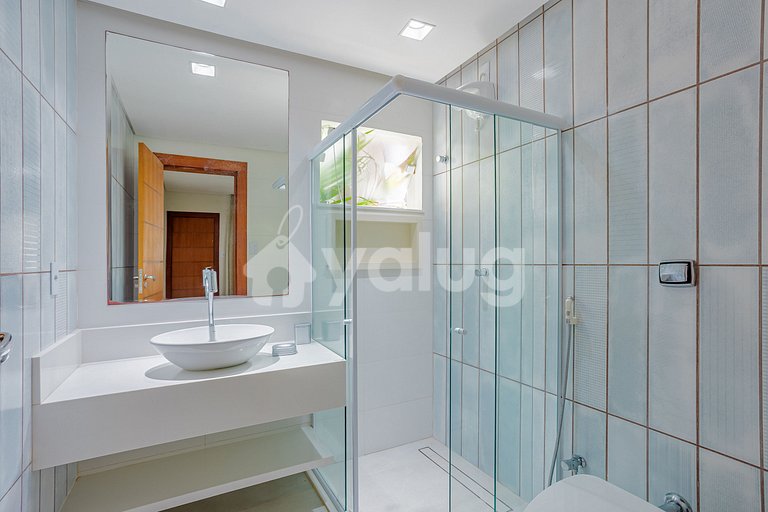 GB143 Linda Mansão Pé na Areia com 6 suítes e Piscina