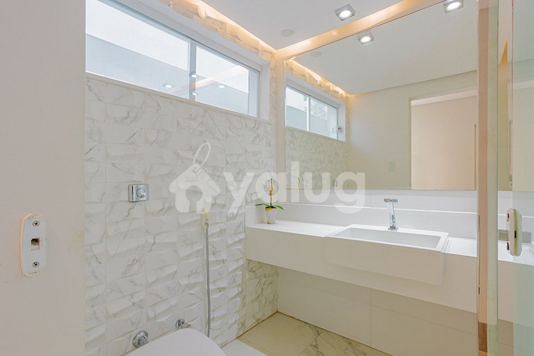 GB143 Linda Mansão Pé na Areia com 6 suítes e Piscina