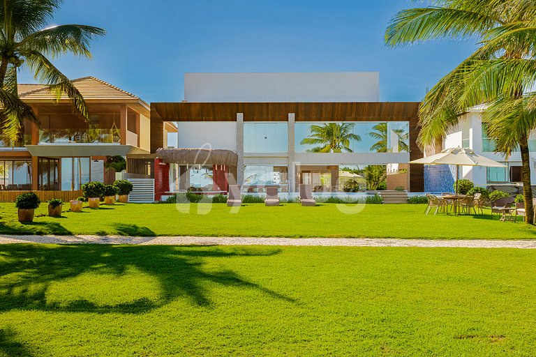 GB143 Linda Mansão Pé na Areia com 6 suítes e Piscina