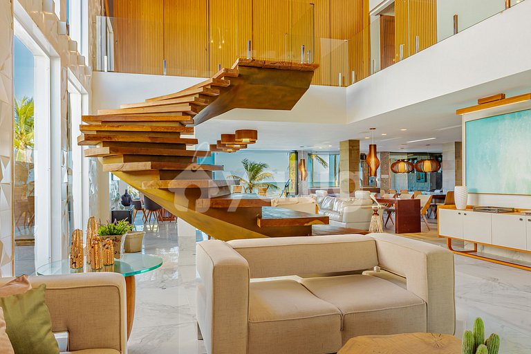 GB143 Beautiful Beachfront Mansion with 6 Suites and Pool