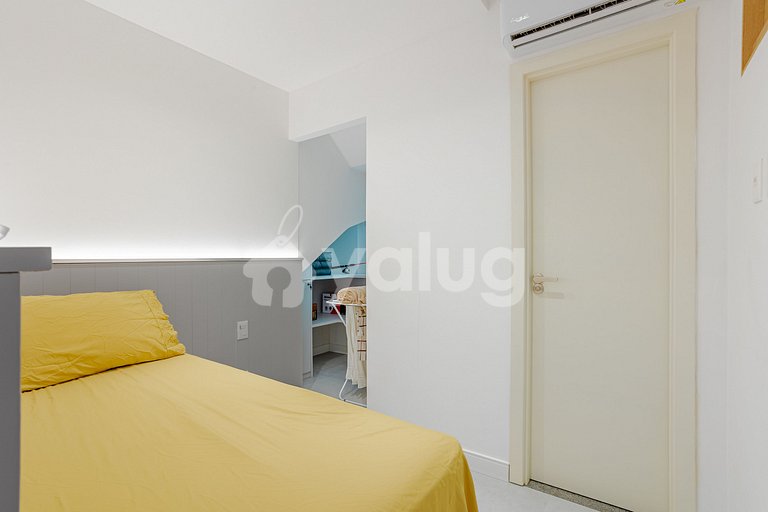 GB144 Lindo apartamento 3 suites Cond. Pé na areia