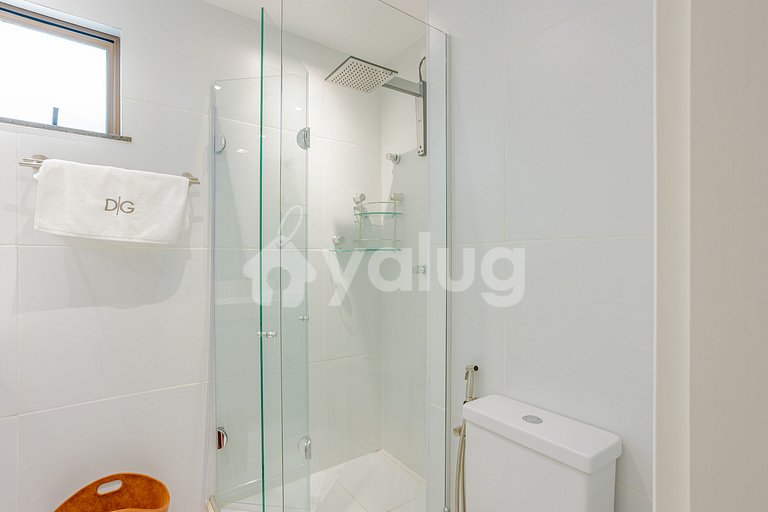 GB144 Lindo apartamento 3 suites Cond. Pé na areia