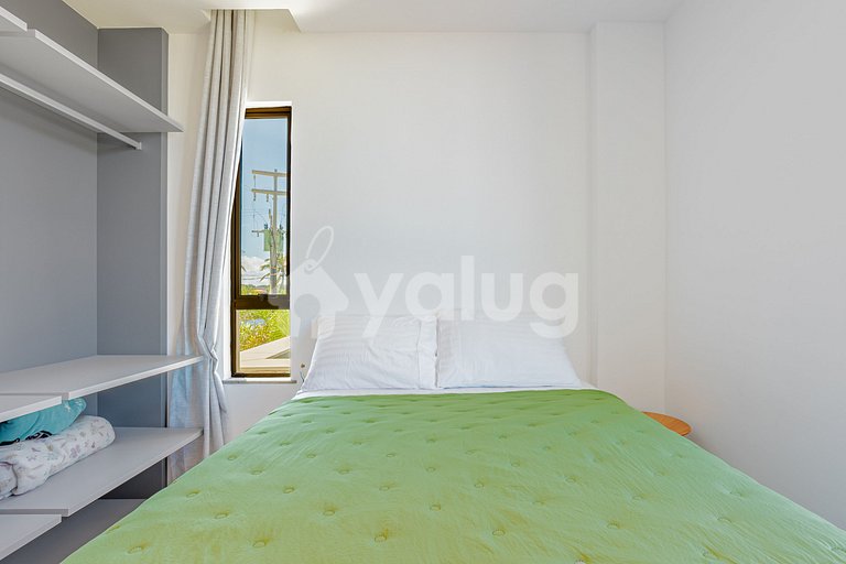 GB144 apto con 3 suites cond. frente a la playa.