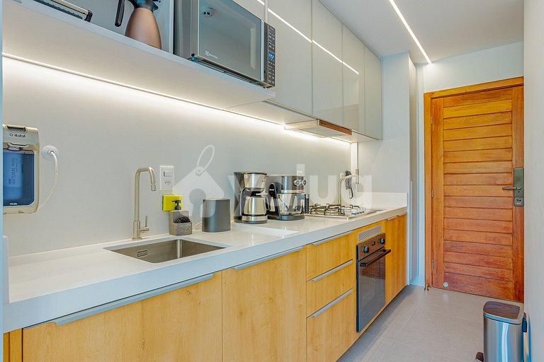 GB144 Beautiful apt with 3 suites beachfront condo.