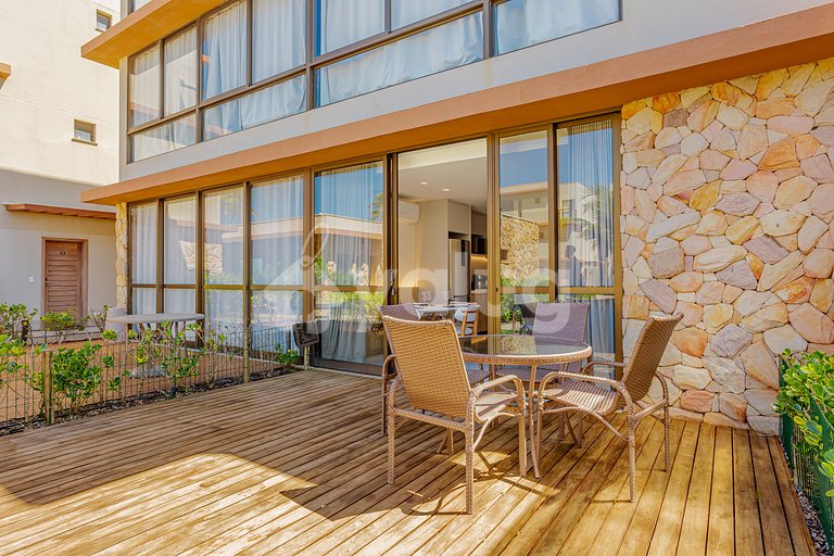 GB144 Beautiful apt with 3 suites beachfront condo.